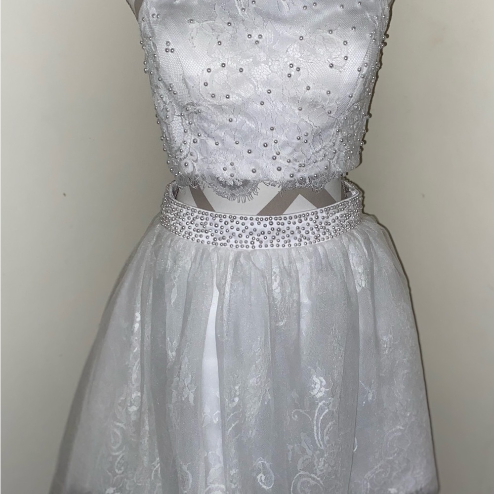 Size 6- 2piece short wedding dress! with a layer of Lace & adorned with pearls!